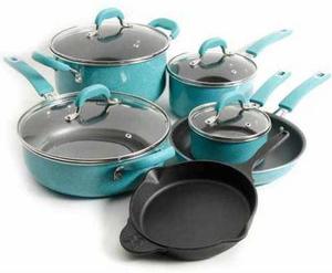 2. The Pioneer Woman Vintage Speckle Pre-Seasoned Non-Stick Cookware Set 