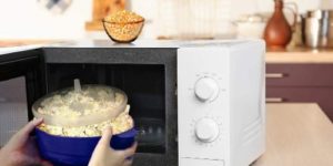 Top 10 Best Microwave Popcorn Poppers in 2022 Reviews